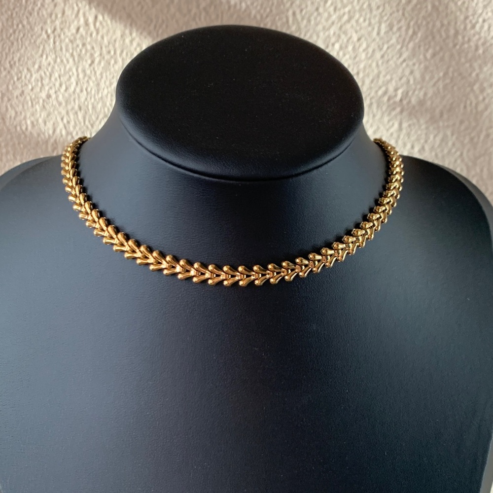 Elegant Gold Chain Necklace